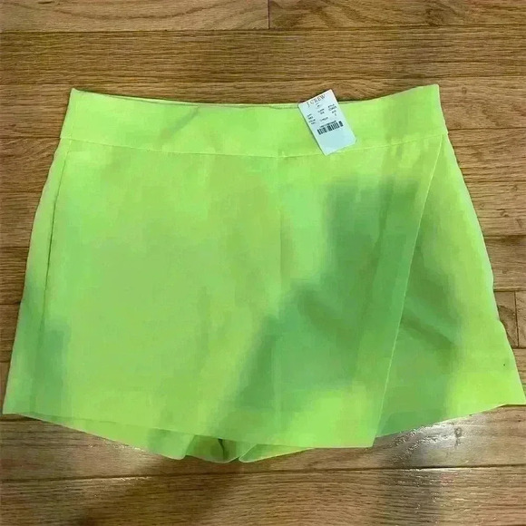 J.CREW Pants - J.CREW Women's Neon Green Wrap Skort Size 2 Casual Built-in Shorts